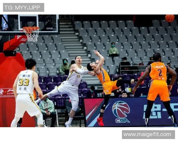 赛后复盘:深入剖析上海篮球队与武汉篮球队的精彩对决与经验教训 赛后复盘:深入剖析上海篮球队与武汉篮球队的精彩对决与经验教训