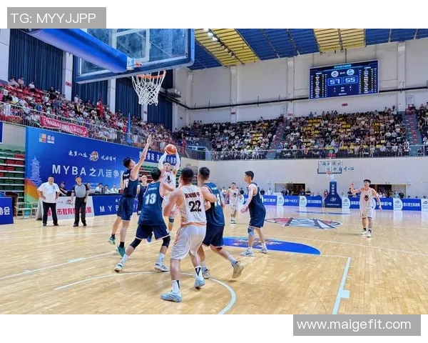 重庆篮球队的团队协作揭秘:团结拼搏成就篮球梦想 重庆篮球队的团队协作揭秘:团结拼搏成就篮球梦想